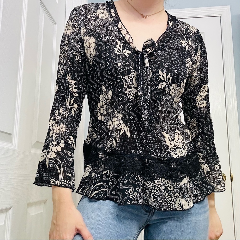 Vintage Y2K Blouse Frilly Long Sleeve Floral Fairy Whimsigoth Black White Medium